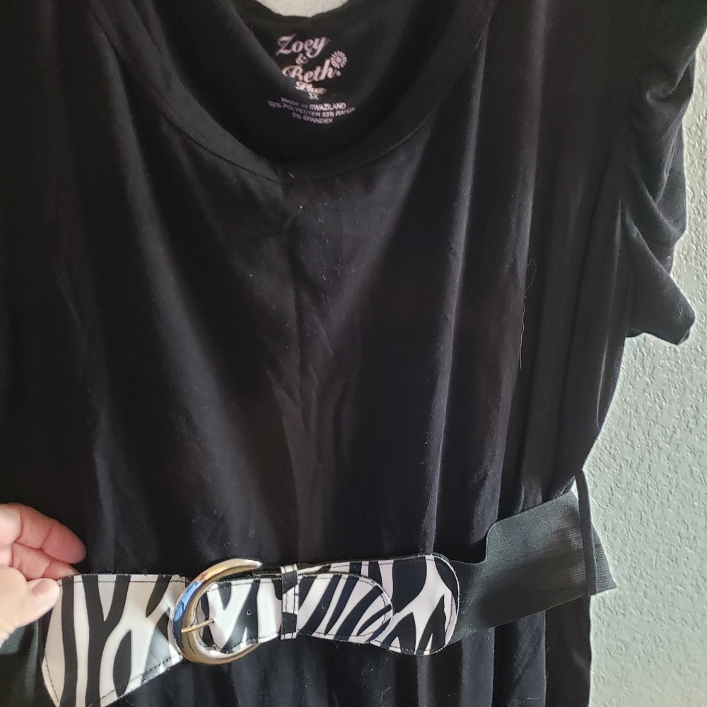 Zoey and Beth Plus belted top size 3X